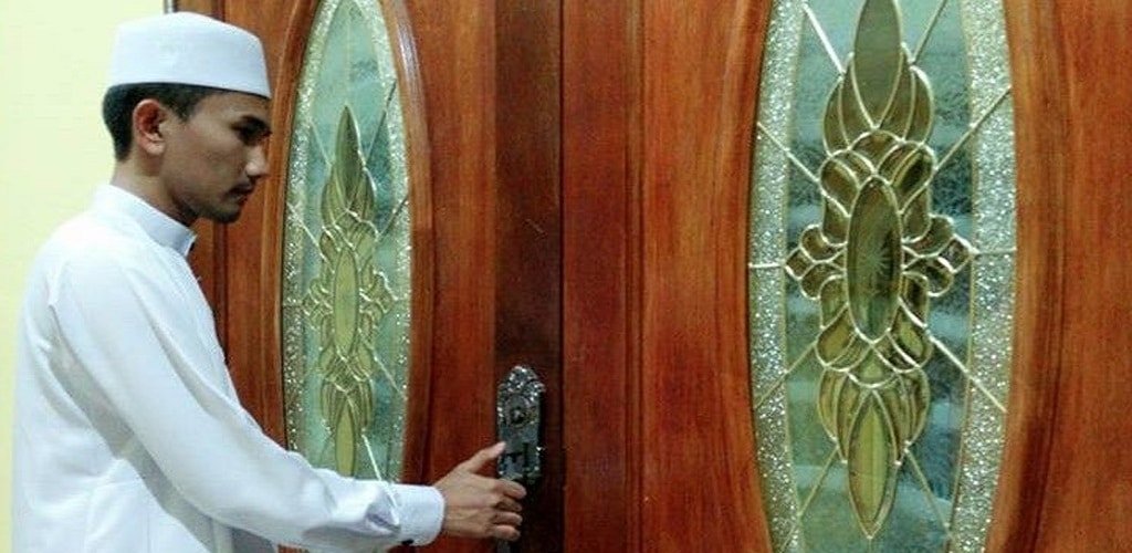 Tutup Pintu Adzan Maghrib