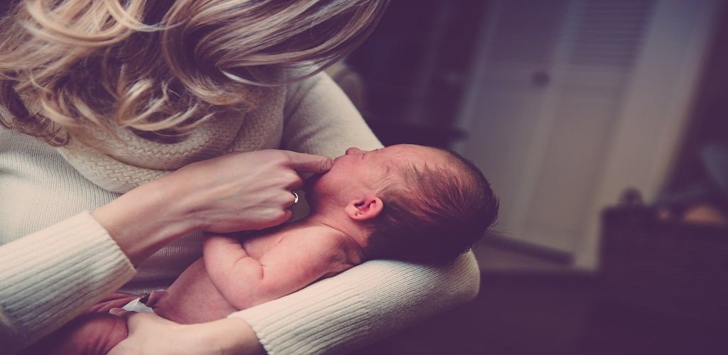 ara mengatasi bayi cegukan