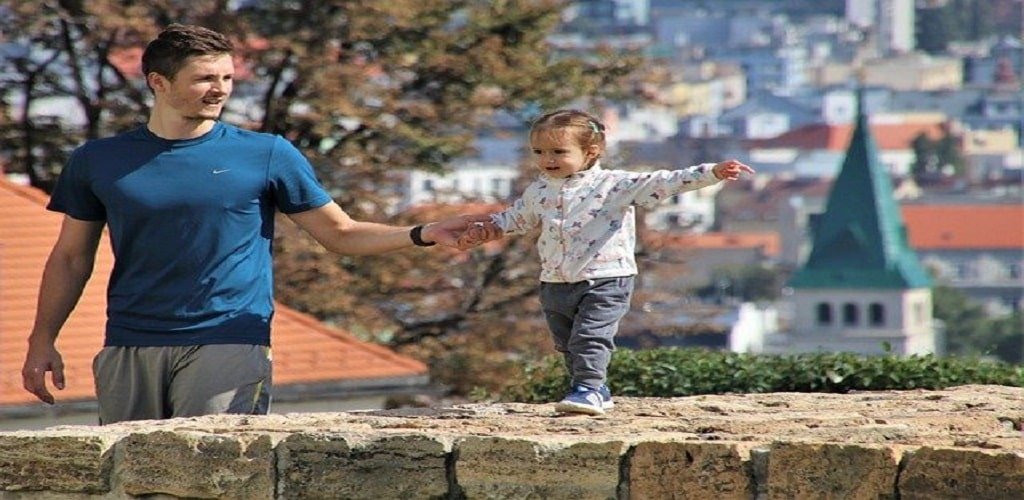 Cara ayah mendidik anak perempuan