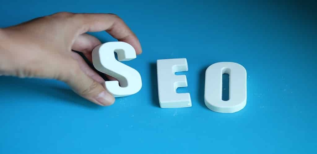 perbedaan seo dan sem
