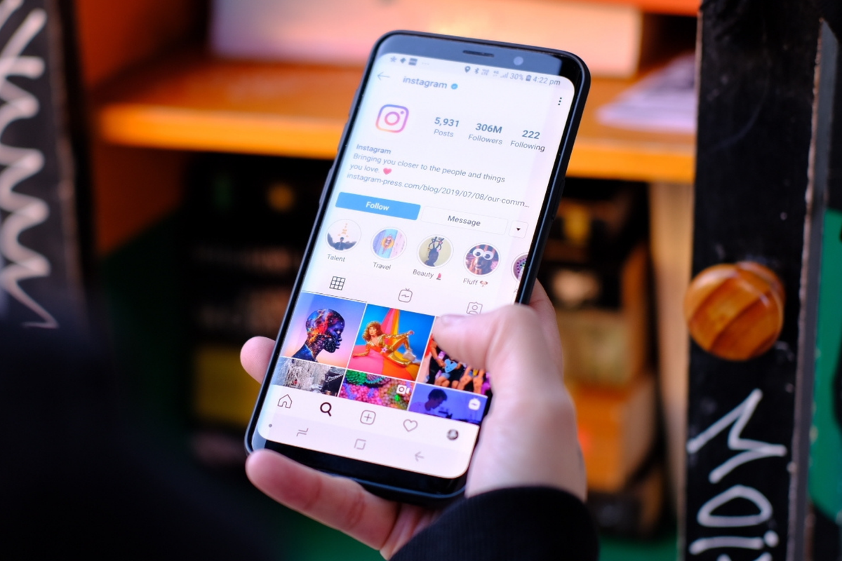 Cara Bikin Postingan Kolaborasi Instagram untuk Tampilkan Satu Unggahan di Beberapa Akun