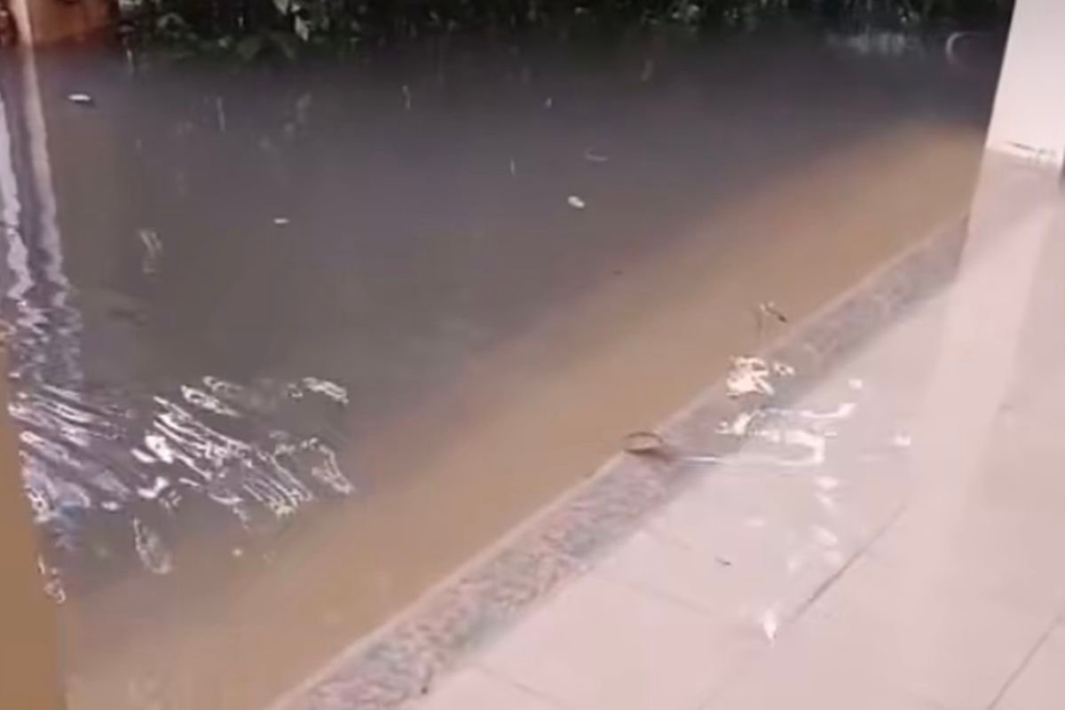 Rumah Katon Bagaskara Terendam Banjir