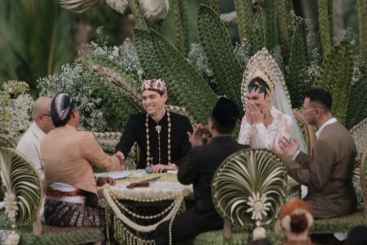 Luna Maya Ungkap Respons Irwan Mussry Saat Pertama Kali Diminta Jadi Saksi Nikah