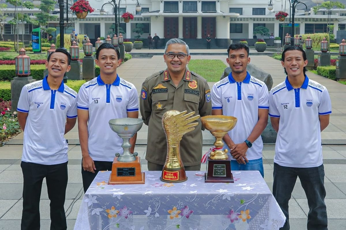Persiapan Pawai Persib Juara