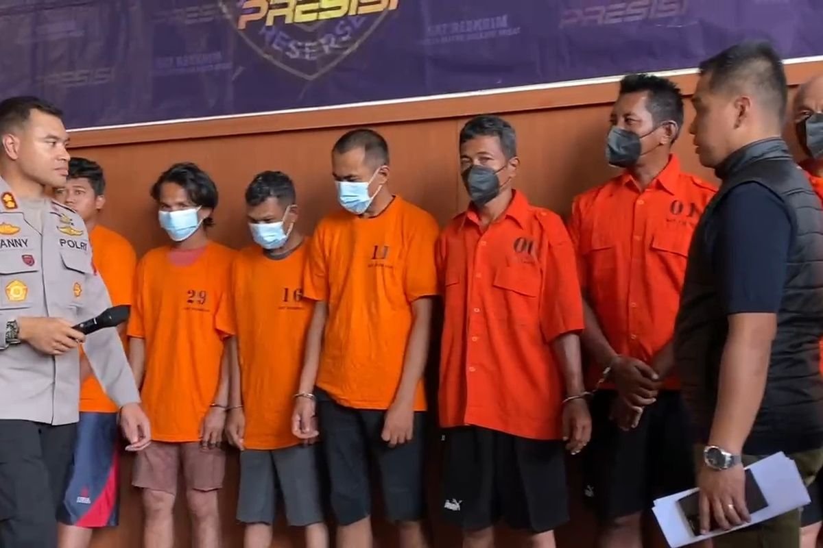 Bersih-bersih Premanisme di Jakpus: Ratusan Bendera Ormas Diturunkan