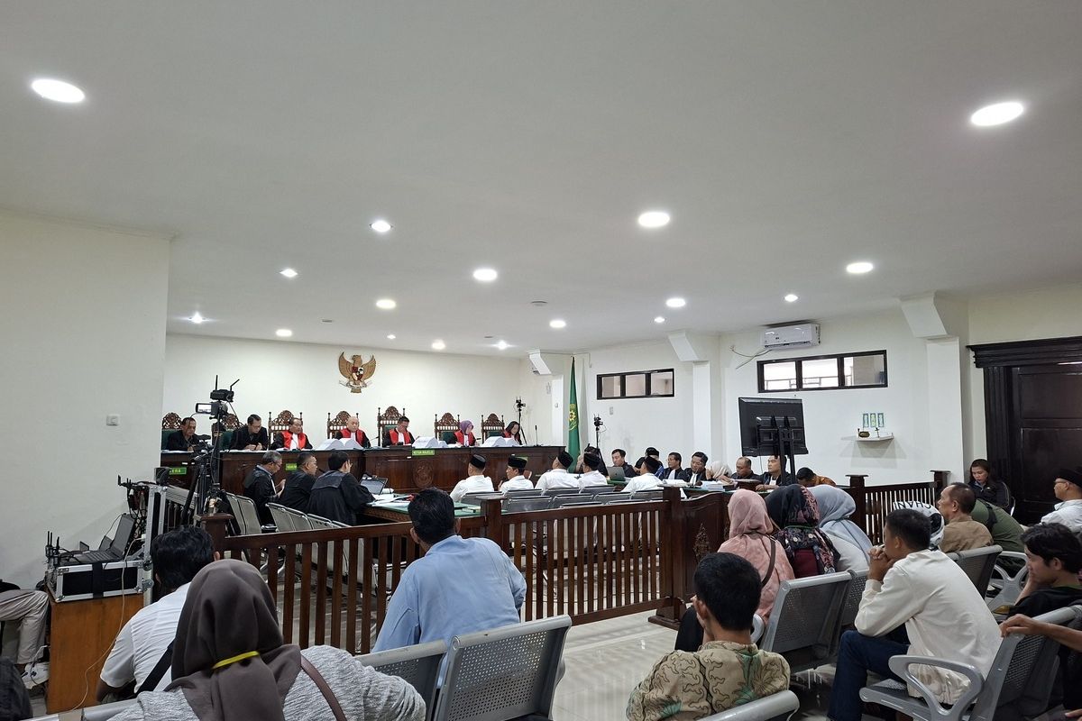 Sidang Eks Gubernur Bengkulu