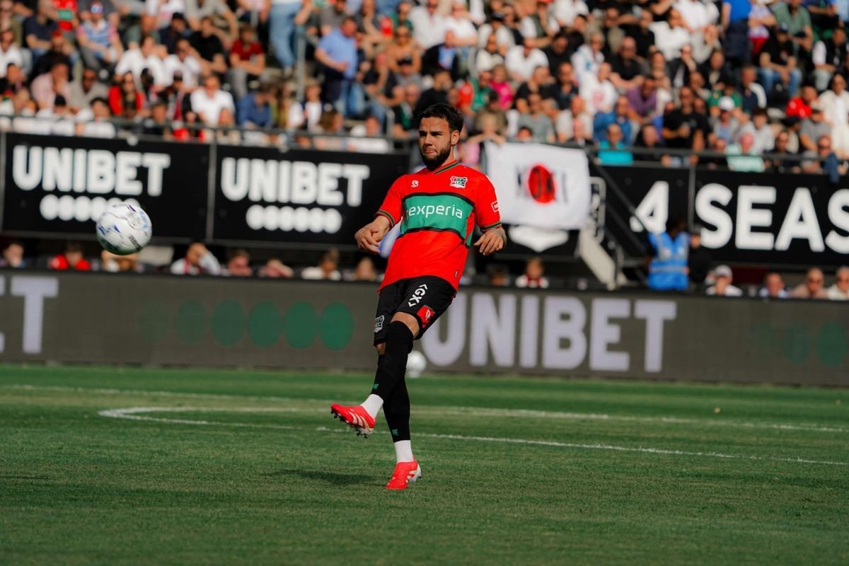 Twente Menang Tanpa Mees Hilgers