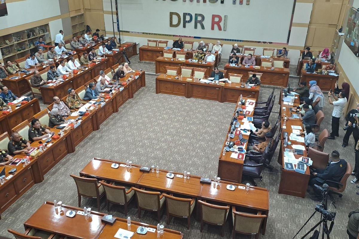 DPR Panggil Menteri UMKM hingga Kapolda Kalsel Terkait Kasus Toko Mama Khas Banjar