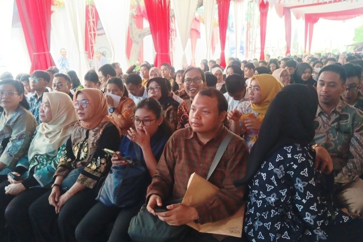 Cerita Eks Manajer Ritel Berjuang Cari Pekerjaan Baru di Job Fair Kemenaker ...