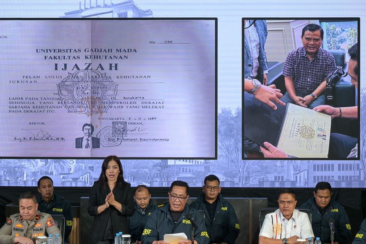 Penampakan Ijazah Jokowi Dibeberkan Polisi