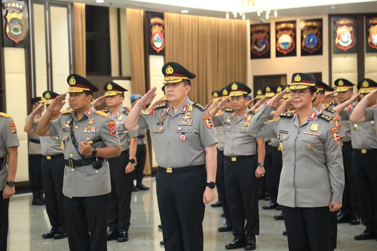 Kapolri Naikkan Pangkat Sekjen DPD RI M Iqbal Jadi Komjen