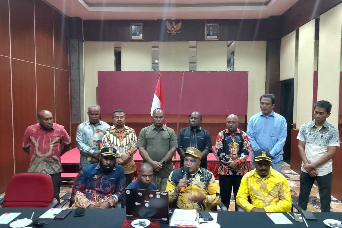 Ratusan Warga dari Tiga Distrik Mengungsi