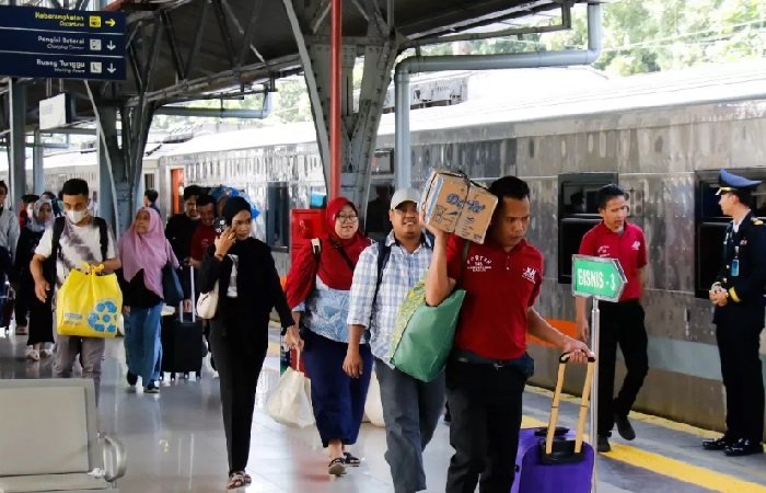 Lebih Banyak Perjalanan
