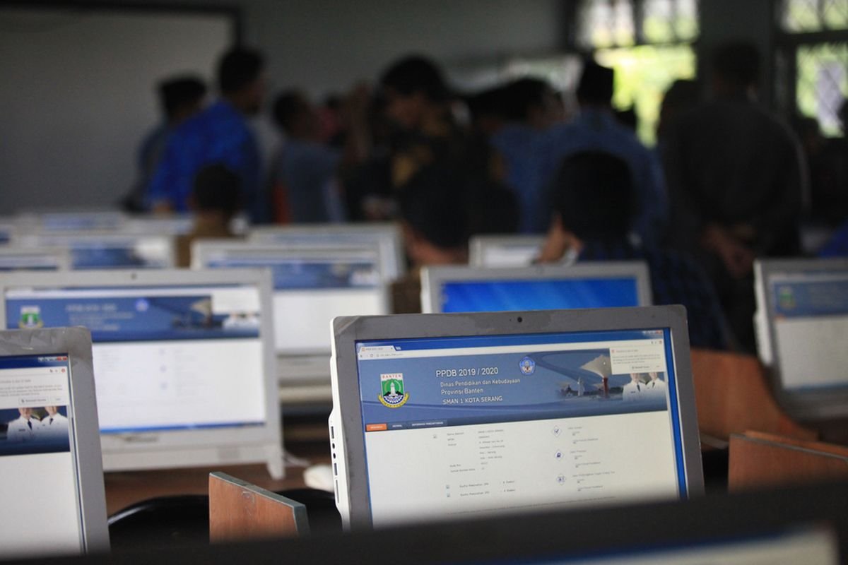 Kemendikdasmen Akan Beri Sanksi Sekolah yang Terima Murid Melebihi Daya Tampung