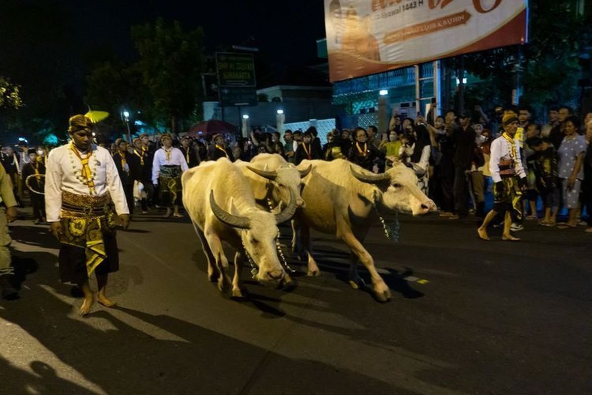 Menyibak Mitos dan Tradisi Malam Satu Suro Menurut Budayawan
