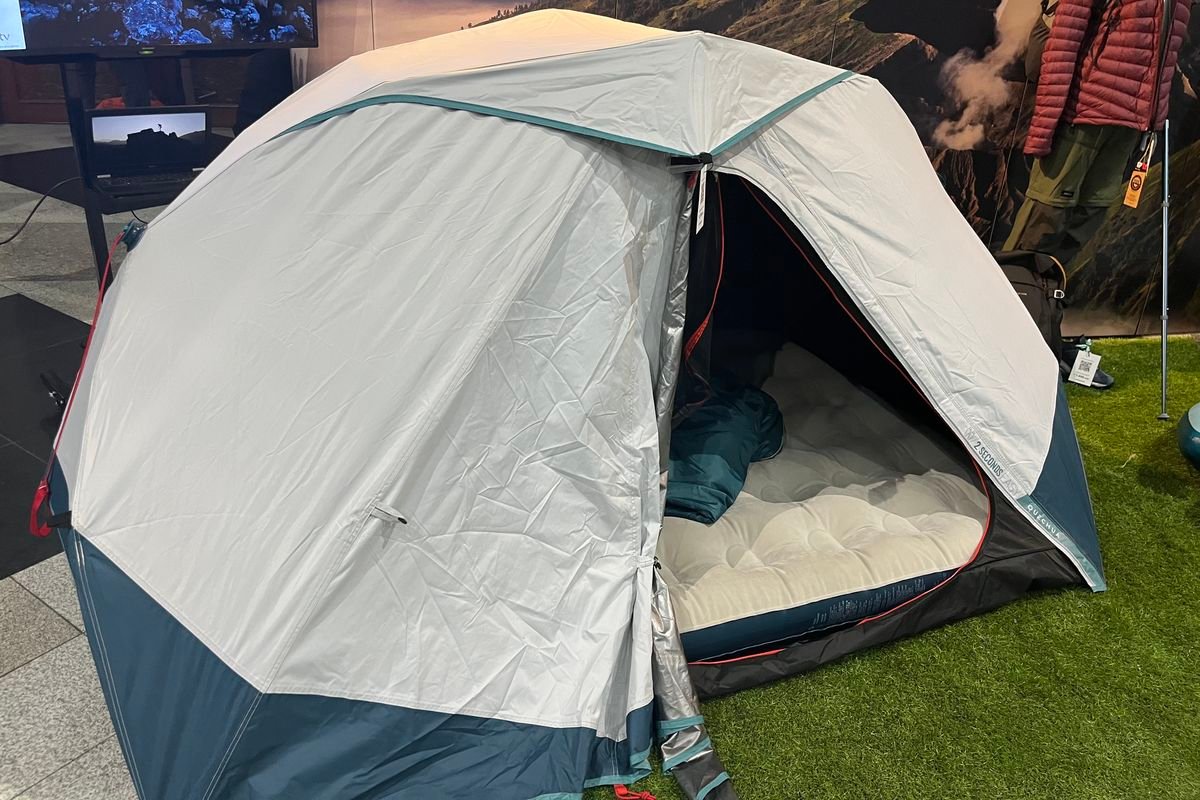 4 Cara Pilih Tenda untuk Camping di Gunung