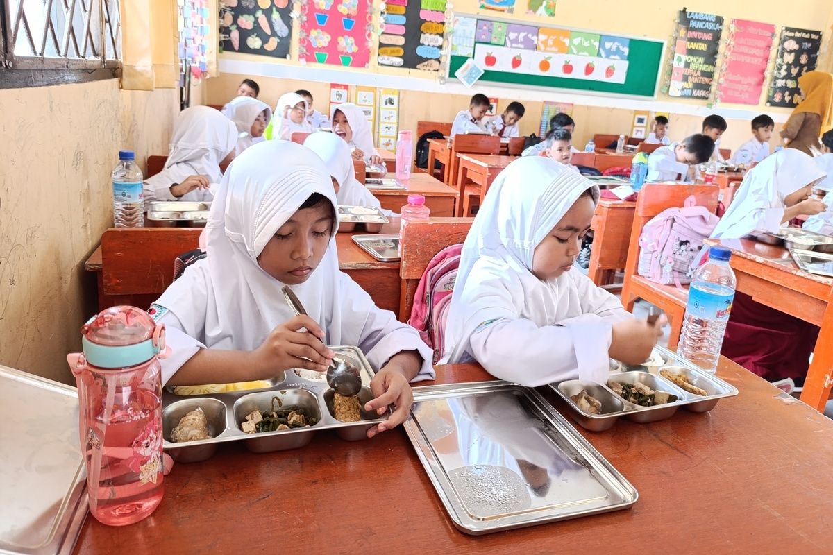 Menu Makanan di Sekolah Bisa Jadi Kunci Anak Makan Sehat