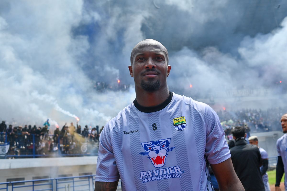 Persib Cuci Gudang