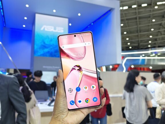 Hands-on Asus Zenfone 12 Ultra Langsung di Computex 2025 Taiwan