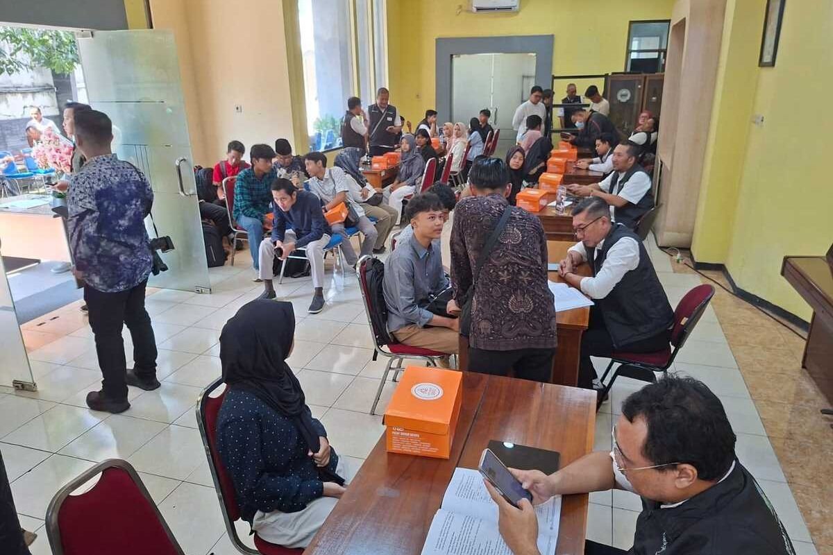 Disdik Jatim Siapkan Ribuan Petugas hingga Chatbot AI Bantu Proses SPMB 2025