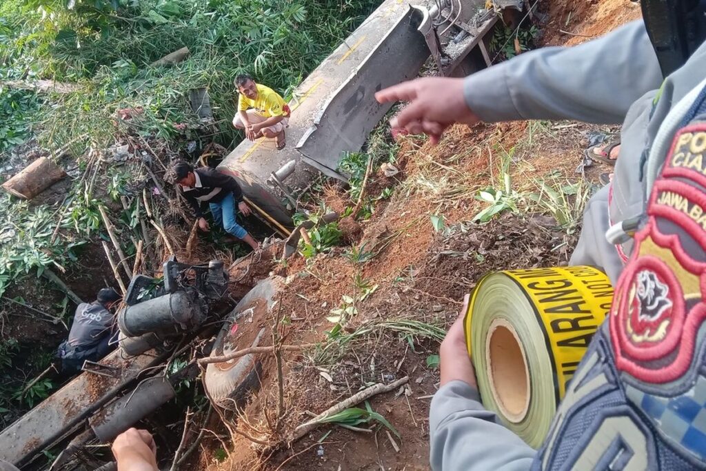 Kesaksian Korban Selamat Kecelakaan Maut Cianjur: Truk Melaju Kencang dan Oleng
