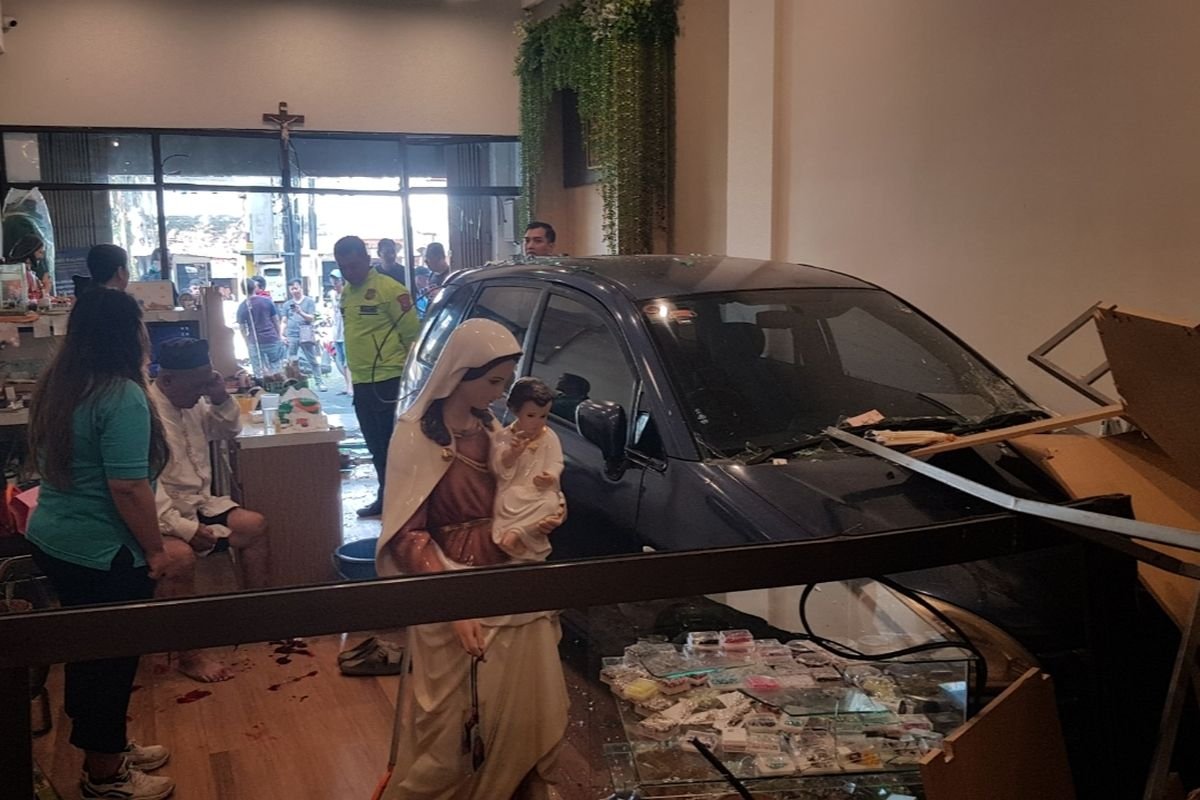 Diduga Salah Injak Pedal