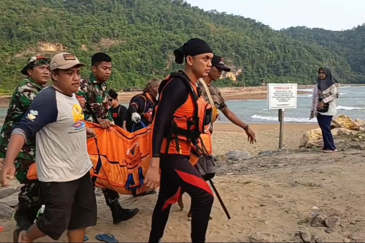 2 Wisatawan yang Hilang di Pantai Pancer Pacitan Ditemukan Tewas