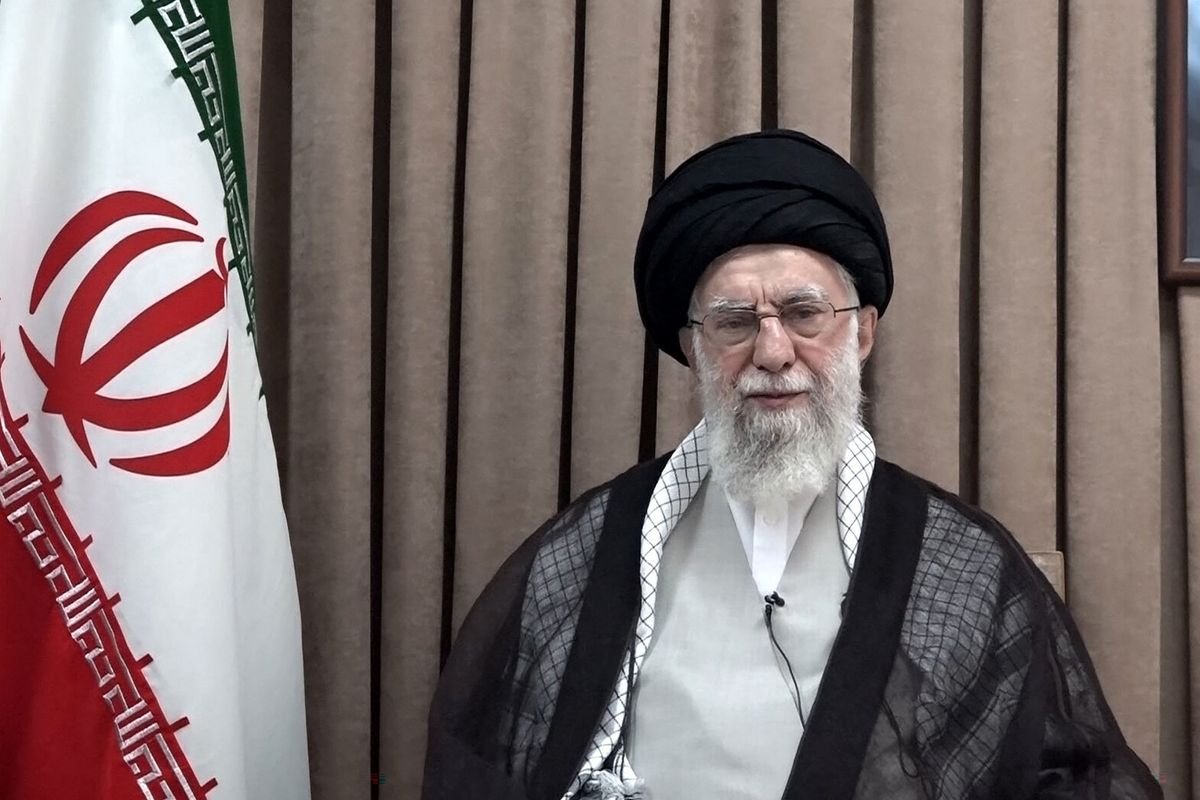 Khamenei Minta Bantuan Putin Usai AS Serang Iran
