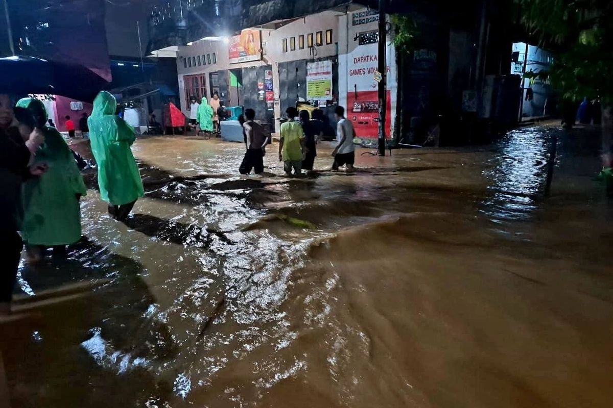Hujan Deras Landa Ambon