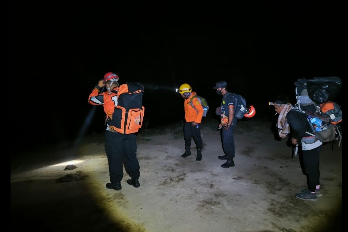 Jatuh di Kedalaman 200 Meter