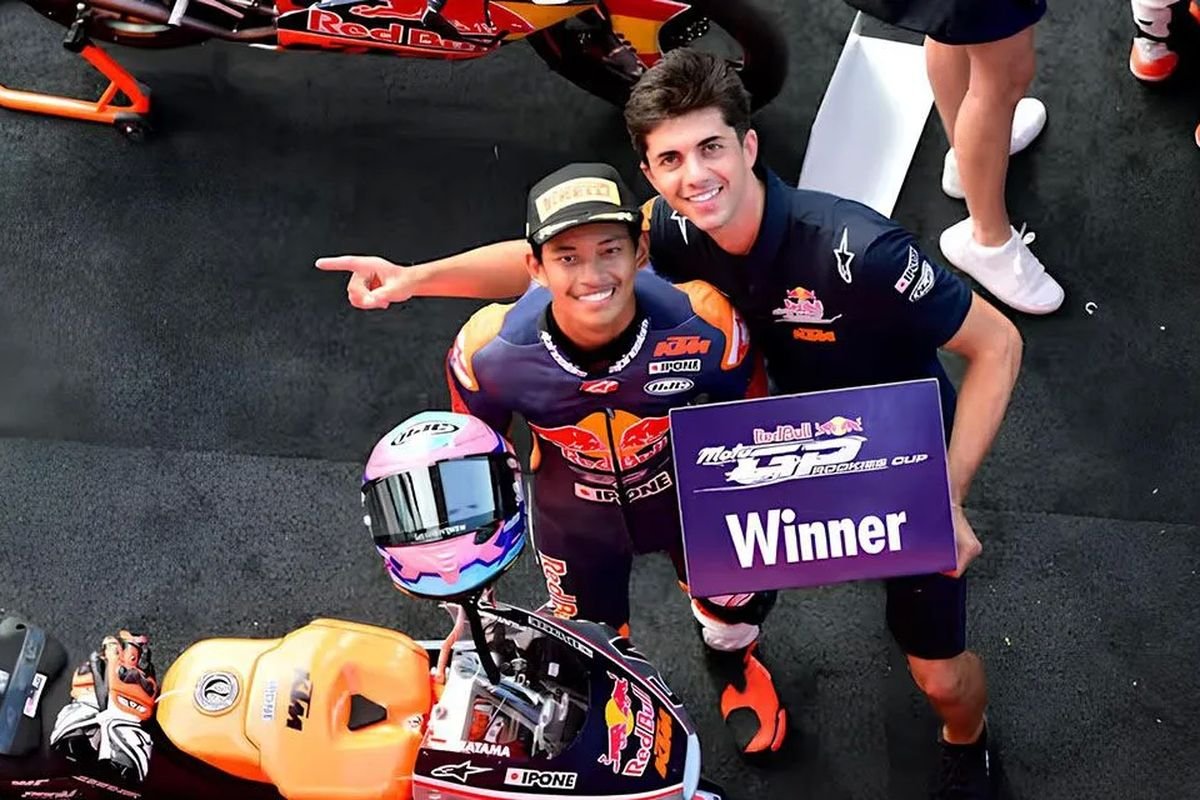 Video Kemenangan Veda di Race 2 Red Bull Rookies Cup