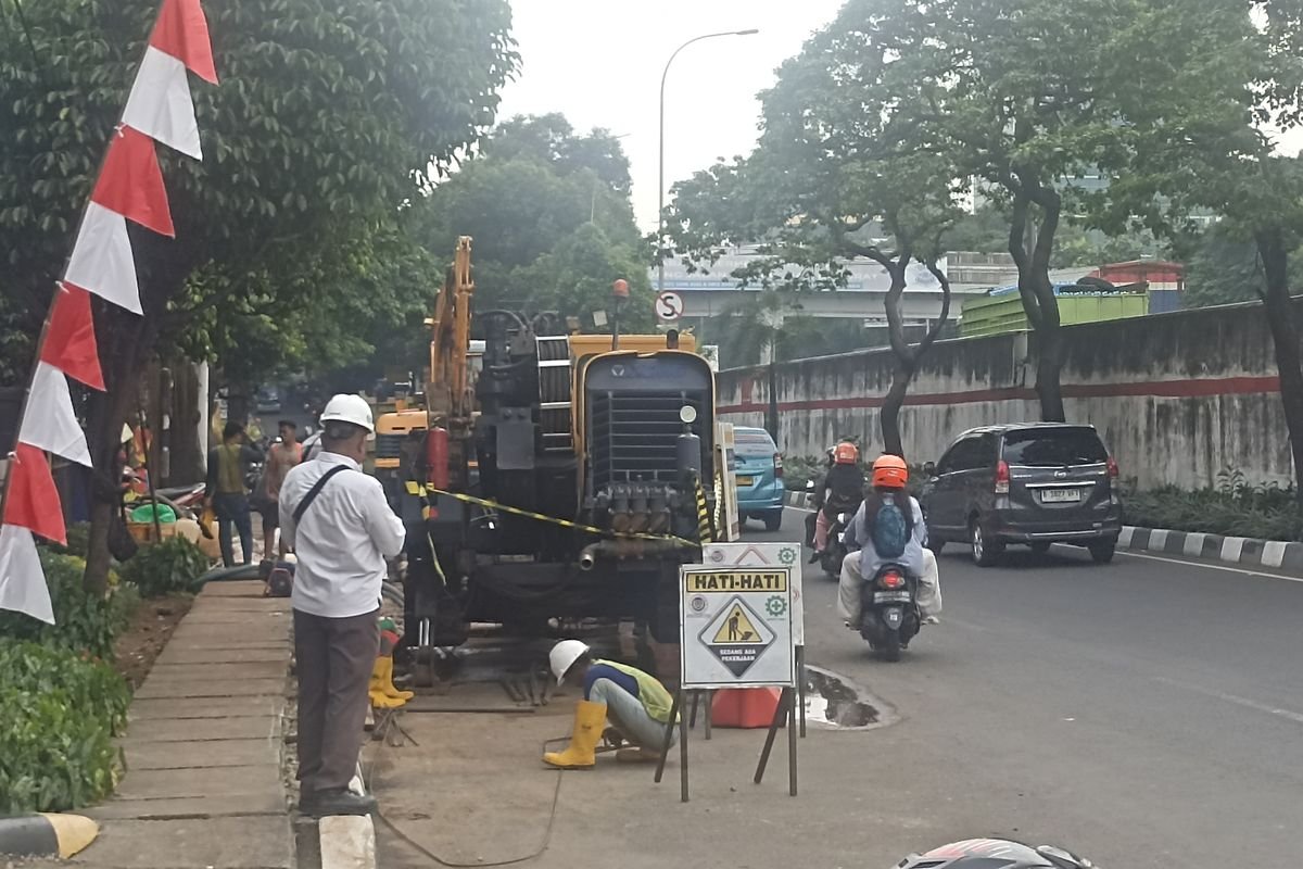 Proyek Galian Perparah Kemacetan Jalan TB Simatupang