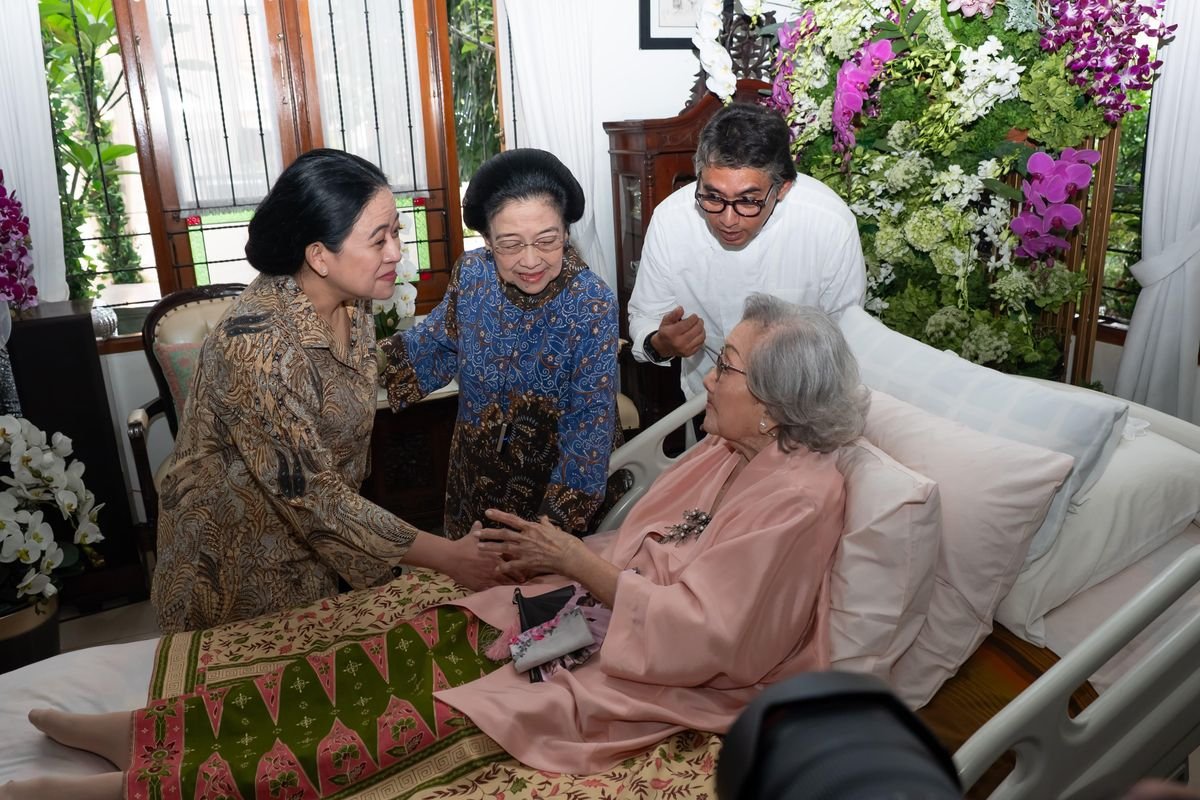 Hadiri Ultah Ke-100 Istri Hoegeng