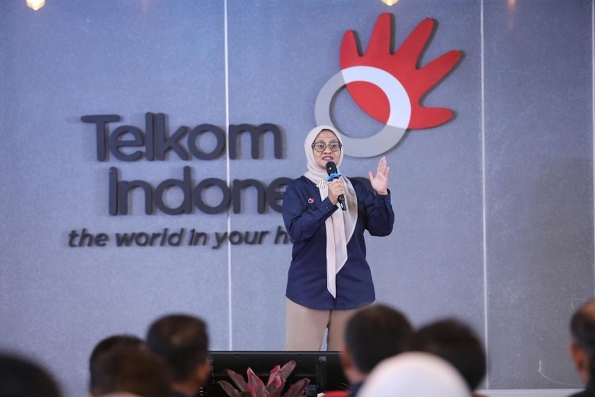 Direksi Telkom Kunjungi Pelanggan dan Tinjau Infrastruktur Digital di Surabaya