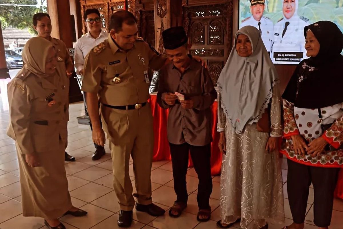2.393 Warga Semarang Terima BLT Tembakau