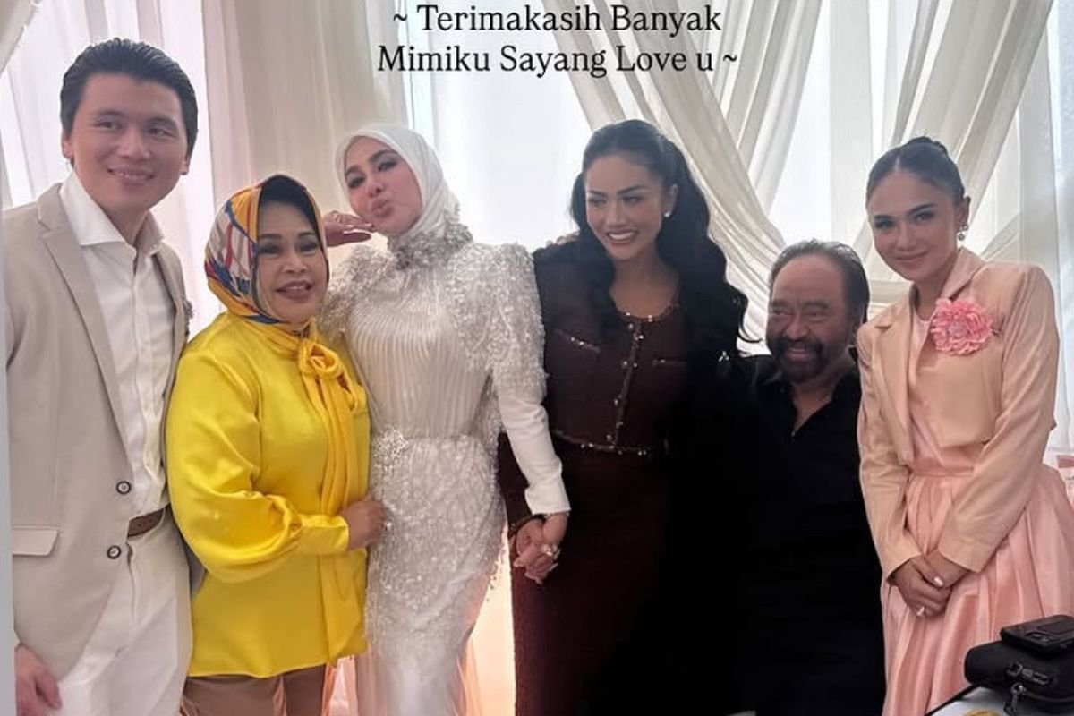 4 Gaya Seleb di Pesta Ulang Tahun Syahrini