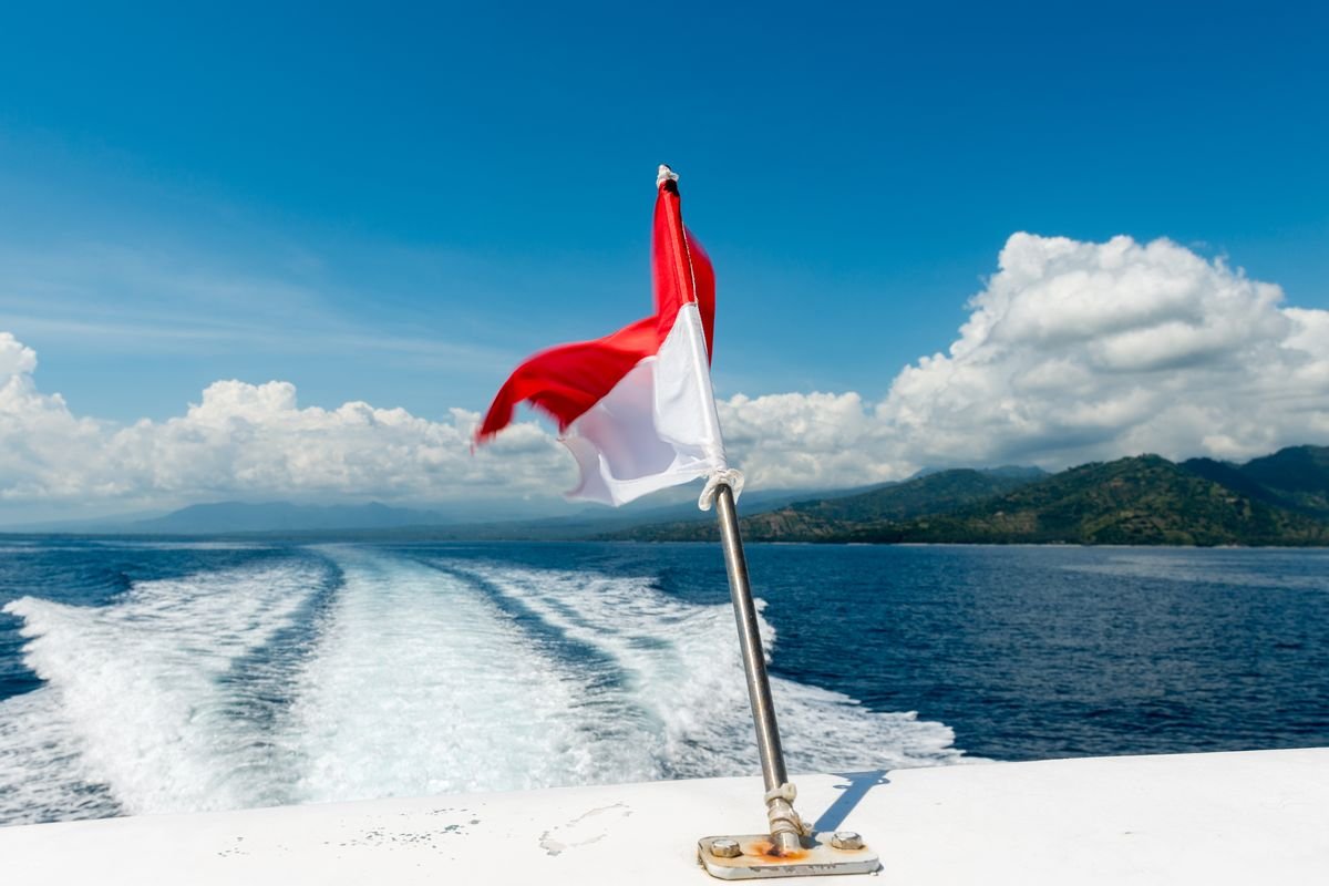 Perbedaan Bendera Indonesia dan Bendera Monaco: Mirip Tapi Tak Sama