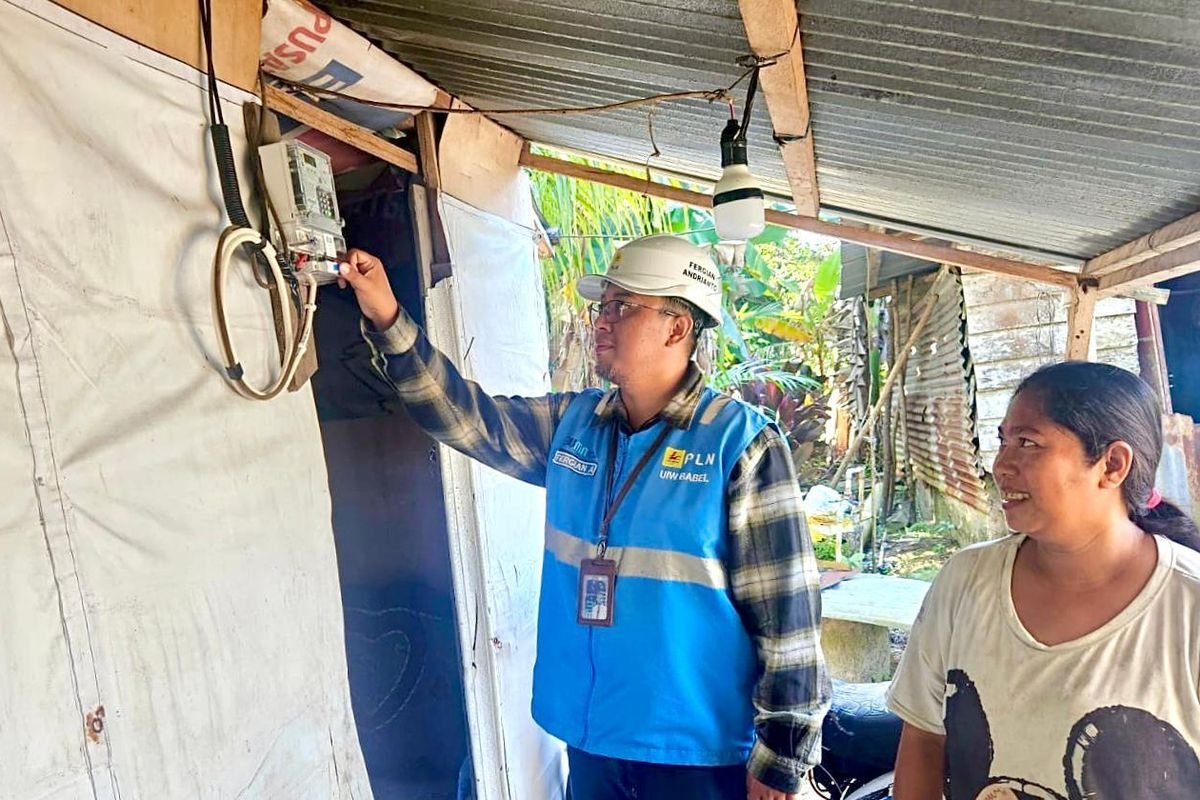 Delapan Tahun Menumpang ke Tetangga