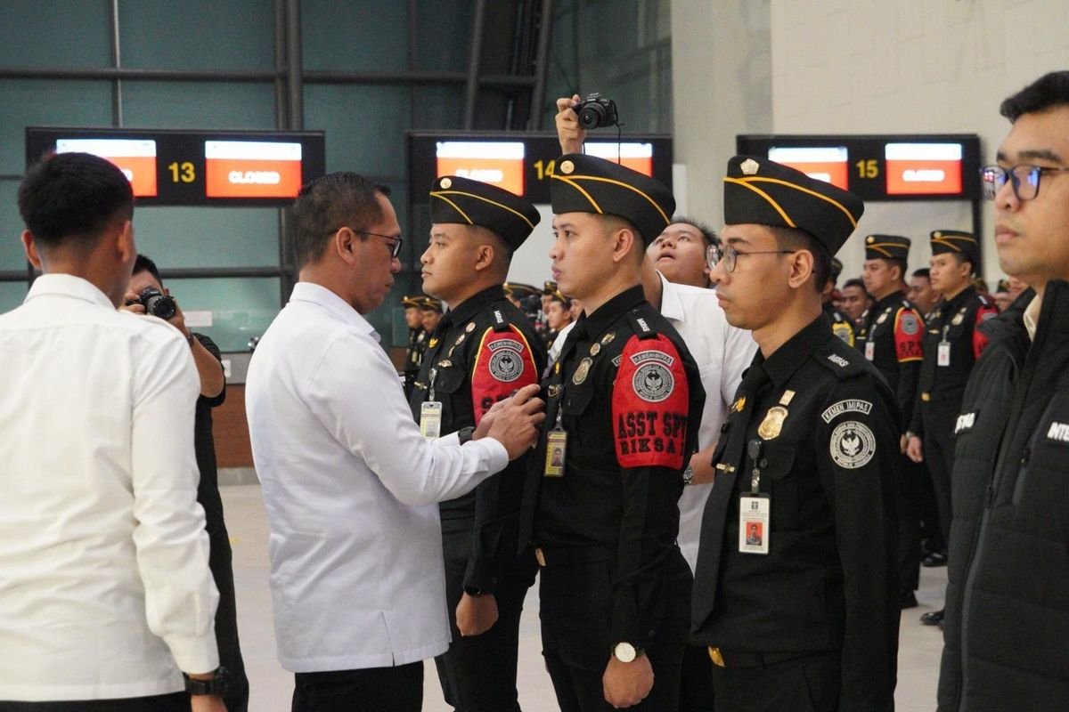 Mengapa Petugas Imigrasi Bandara Soekarno-Hatta Kini Pakai Bodycam?