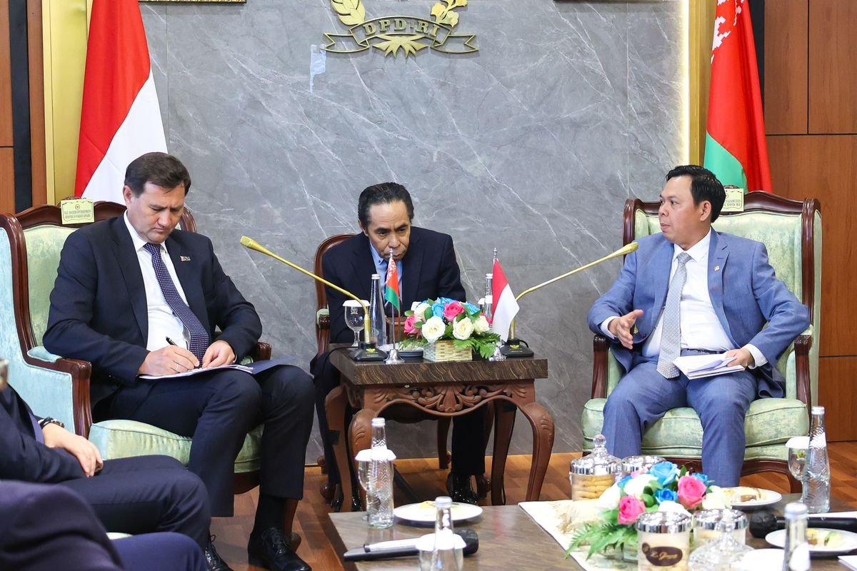 Ketua DPD RI Bertemu Menlu Belarus